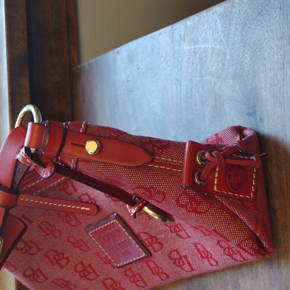 Dooney & Bourke Hobo Shoulder Bag Signature 1975 Red Leather Purse - Picture 4 of 16